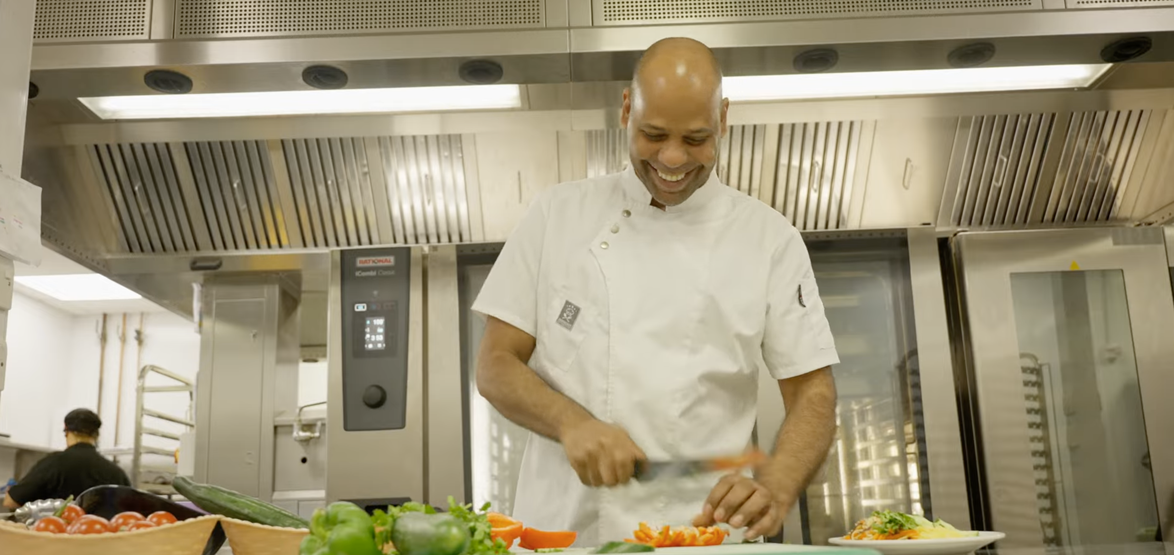 Image of Chef Hugo preparing vegetables